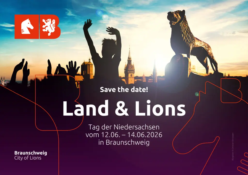 Affisch med titeln "Land & Lions – Niedersachsen-dagarna, 12–14 juni 2026 i Braunschweig". Silhuetter av människor och Braunschweig-lejonet i solljus.